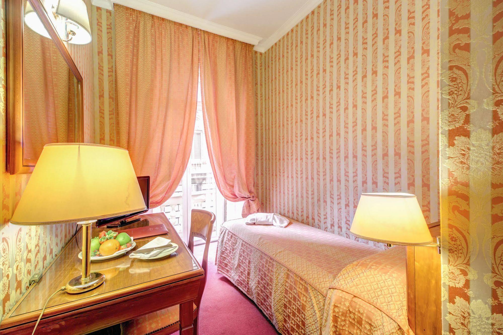 Re Luxury Accomodation Рим Екстериор снимка